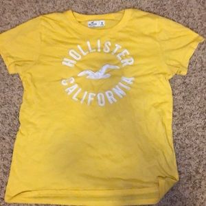 Short sleeve yellow Hollister top